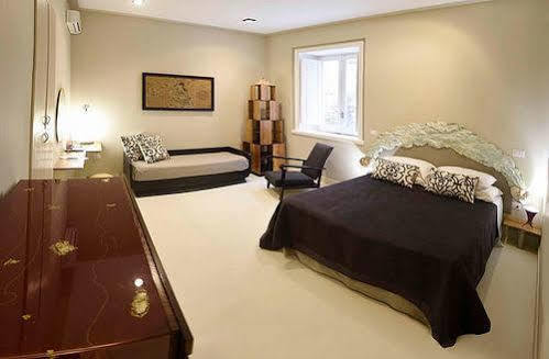 Atelier Ines B&B Home Gallery Наполи Екстериор снимка
